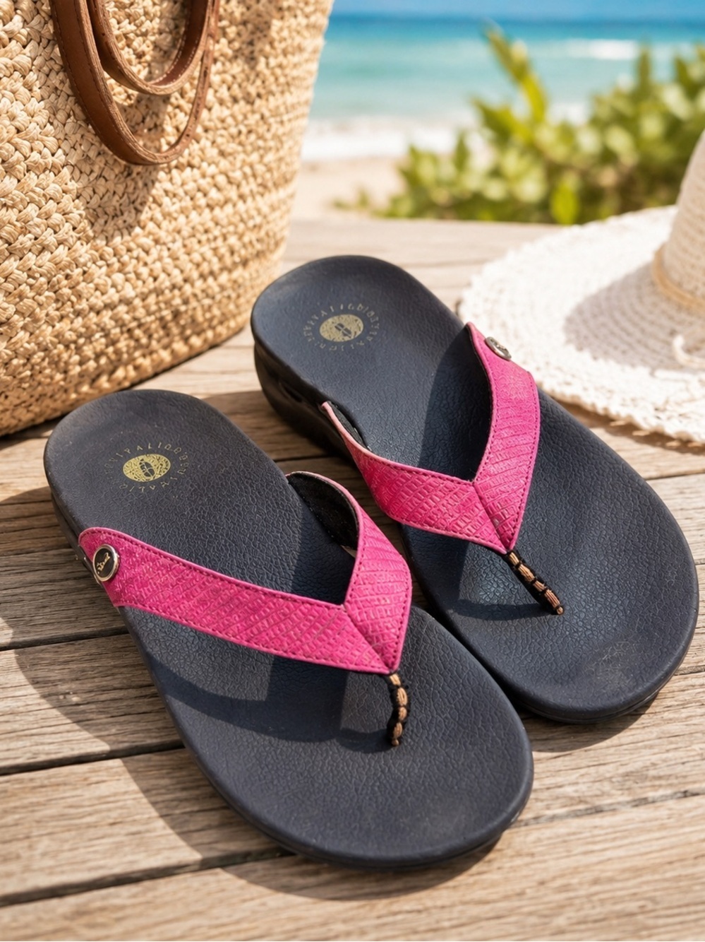 REVITALIGN Pink Textured Thong Sandals Women’s Size 7 Comfort Shoes